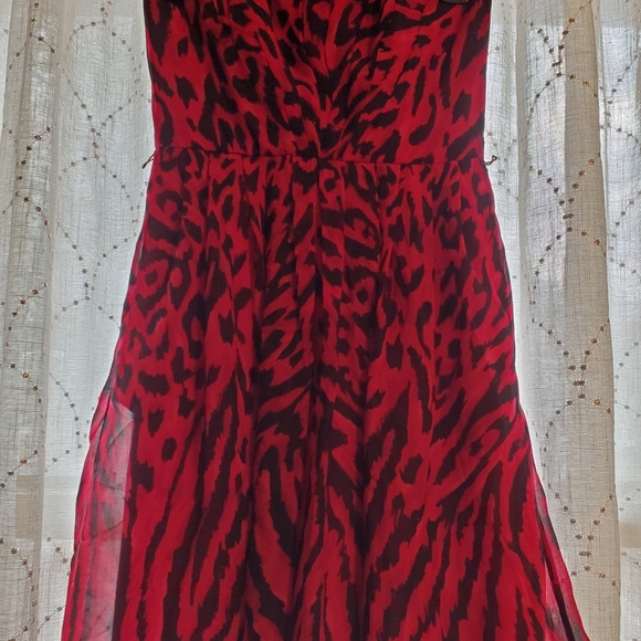 Dress, whbm, size 00, red black tiger print - Picture 2 of 2